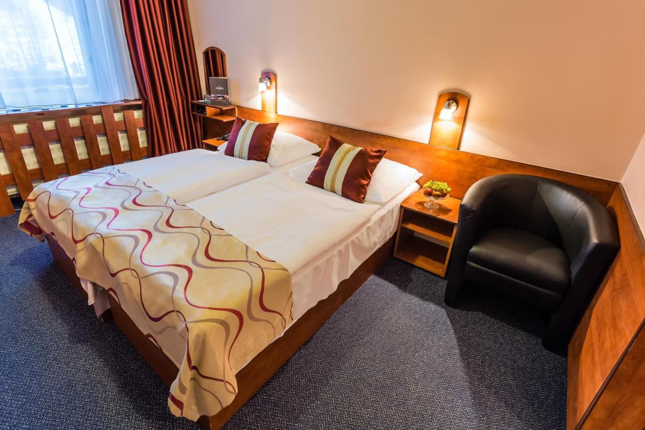 Hotel Sachticka บันสกาบิสตรีตซา ภายนอก รูปภาพ