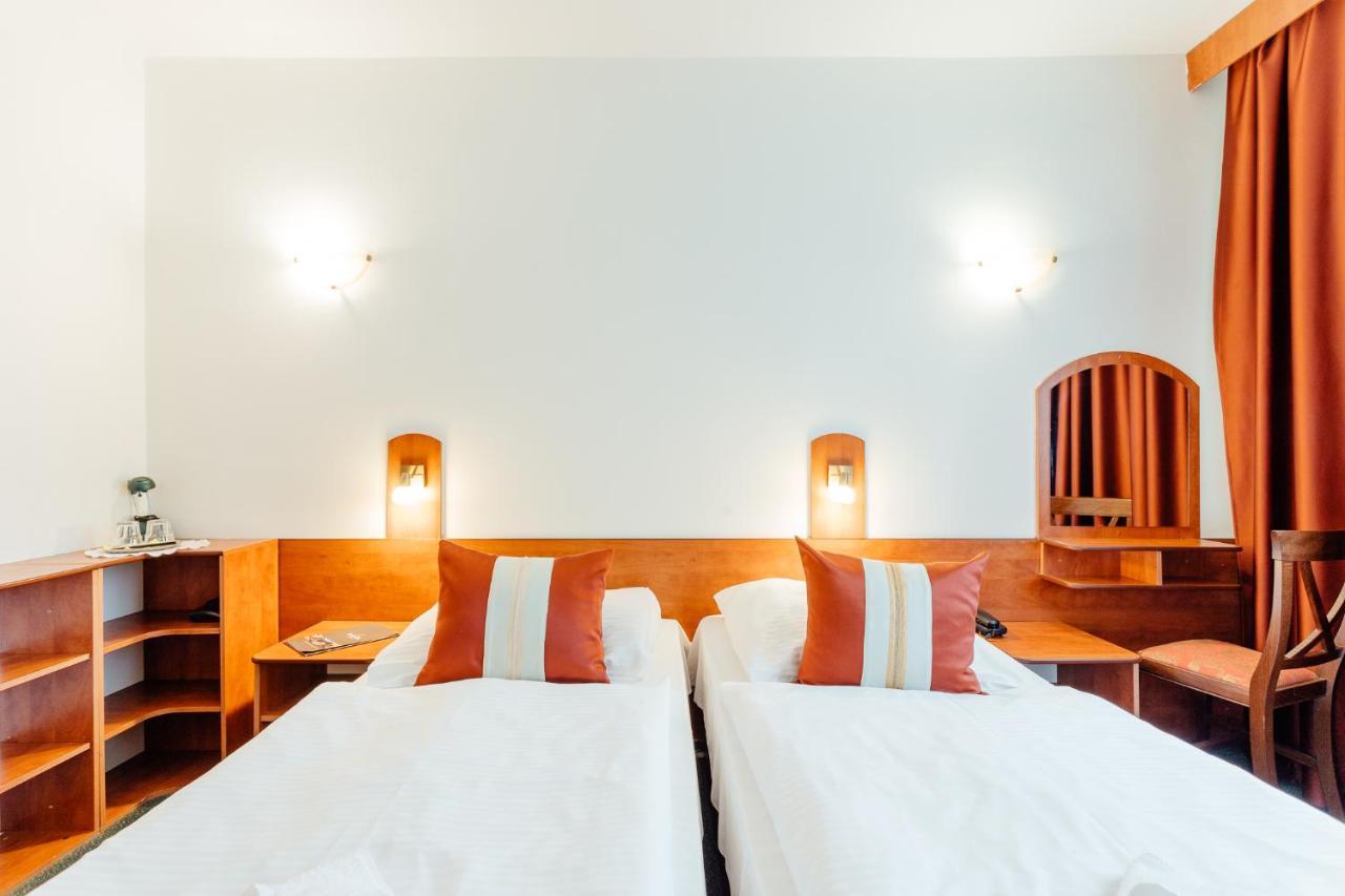 Hotel Sachticka บันสกาบิสตรีตซา ภายนอก รูปภาพ