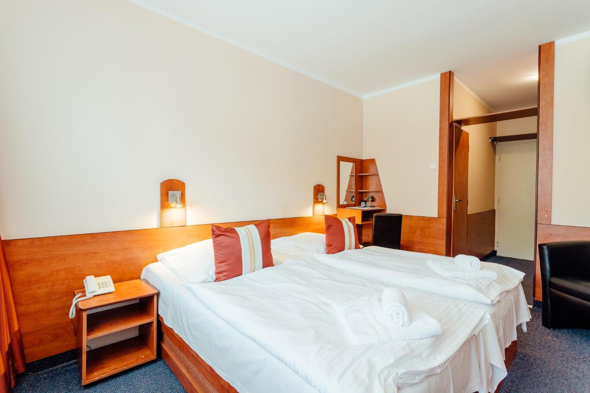 Hotel Sachticka บันสกาบิสตรีตซา ภายนอก รูปภาพ